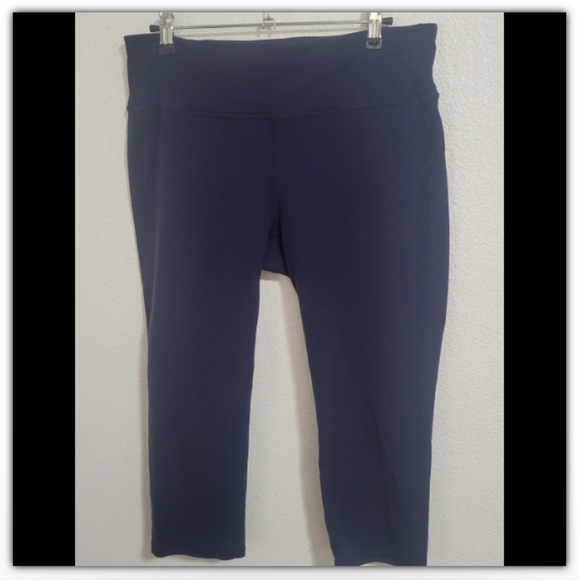 Athleta cropped leggings size large - Picture 10 of 12
